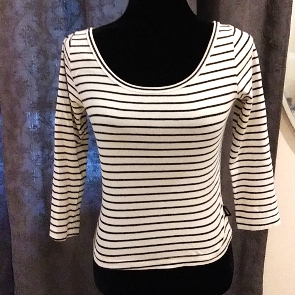 Guess Jeans scoop neck top M